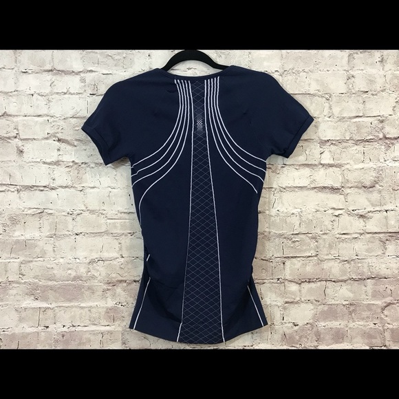 Athleta S Finish Fast Workout Compression T-Shirt - Picture 8 of 8